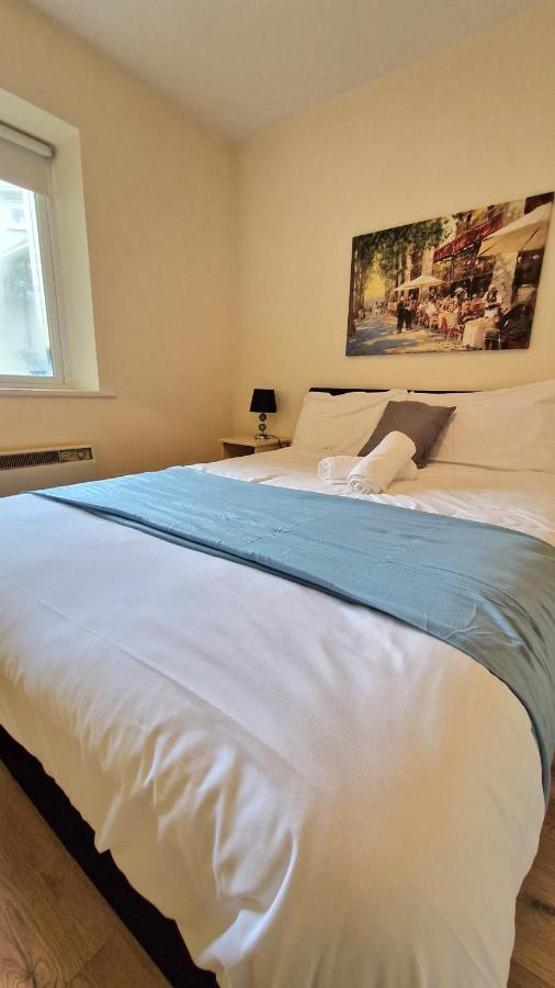 Glen Abhainn Standard Budget Accommodation Athlone Eksteriør billede